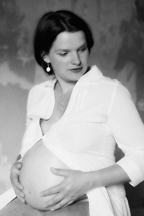 Photo noir et blanc prise en studio Photo grossesse studio, noir et blanc