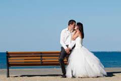 Photo de mariés en bord de mer - Bretagne