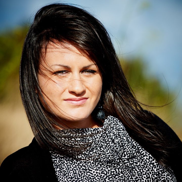 Portrait en lumière naturelle prise en Bretagne Portrait photo en lumière naturelle